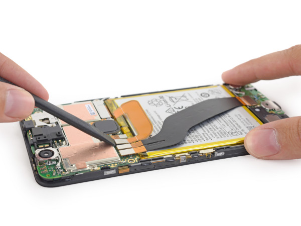 Nexus 6P详细拆解:超乎想象的复杂和坚固！