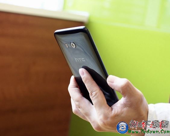 HTC U11值得买吗？HTC U11手机优缺点深度体验测评