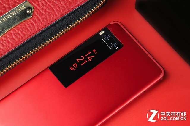 新年来部红色手机 这4款堪称颜值之最 