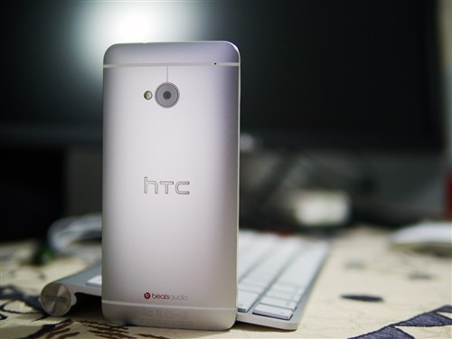 HTC HTC One 802w 联通3G手机(冰川银)WCDMA/GSM双卡双待双通非合约机 图片