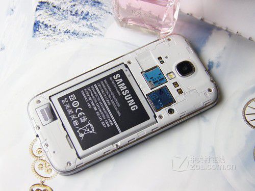 港版最叫卖 三星GALAXY S4仅售2327元 