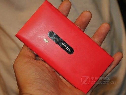 时尚MeeGo智能机 NokiaN9仅售1100元 