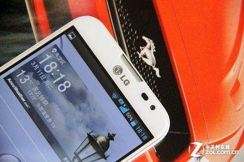 5.5英寸屏配4G极速网络 LG E985T评测 