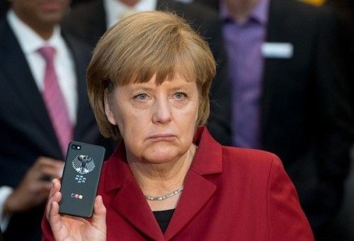 德国总理默克尔手机：防弹版黑莓Z10