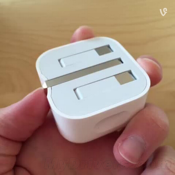苹果悄然推新充电器：第一次可以折叠