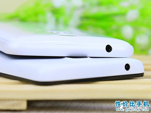 699元中兴小鲜2对比红米手机2对比，哪款手机更好？
