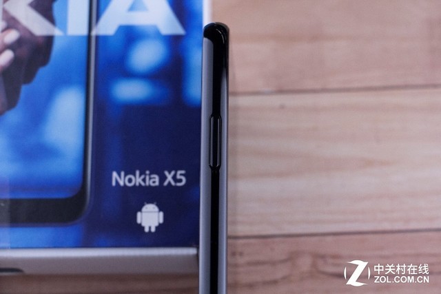 Nokia X5评测 性能和潮流下又不失情怀 
